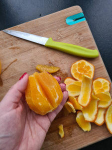 Nudeln mit Garnelen in Orangensauce
