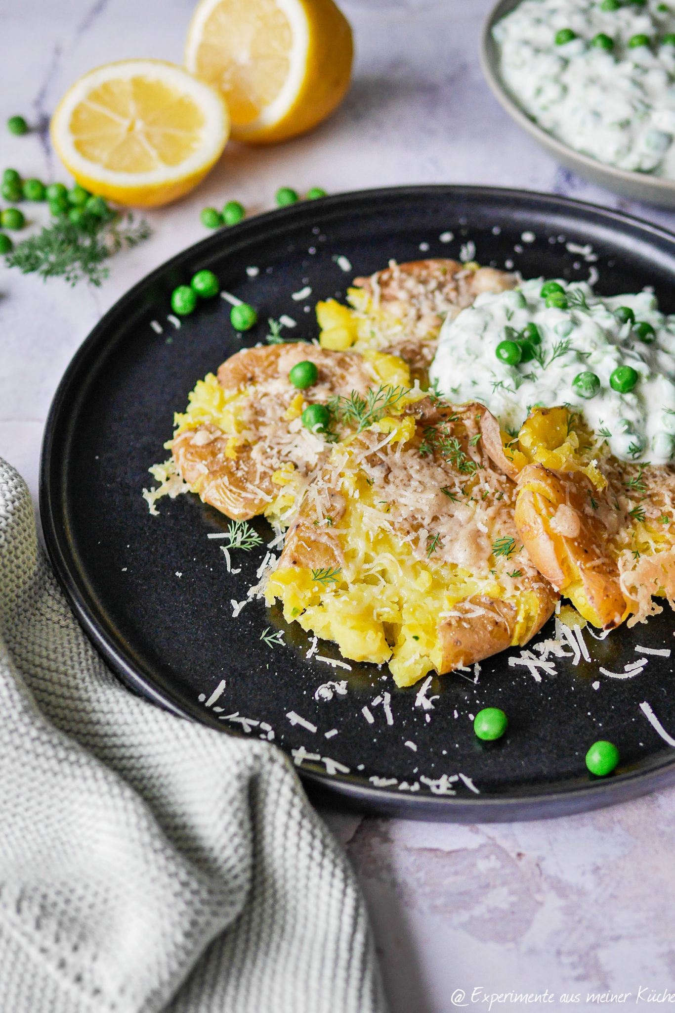 Quetschkartoffeln mit Erbsen-Dip - Experimente aus meiner Küche Quetschkartoffeln mit Erbsen-Dip - Experimente aus meiner Küche