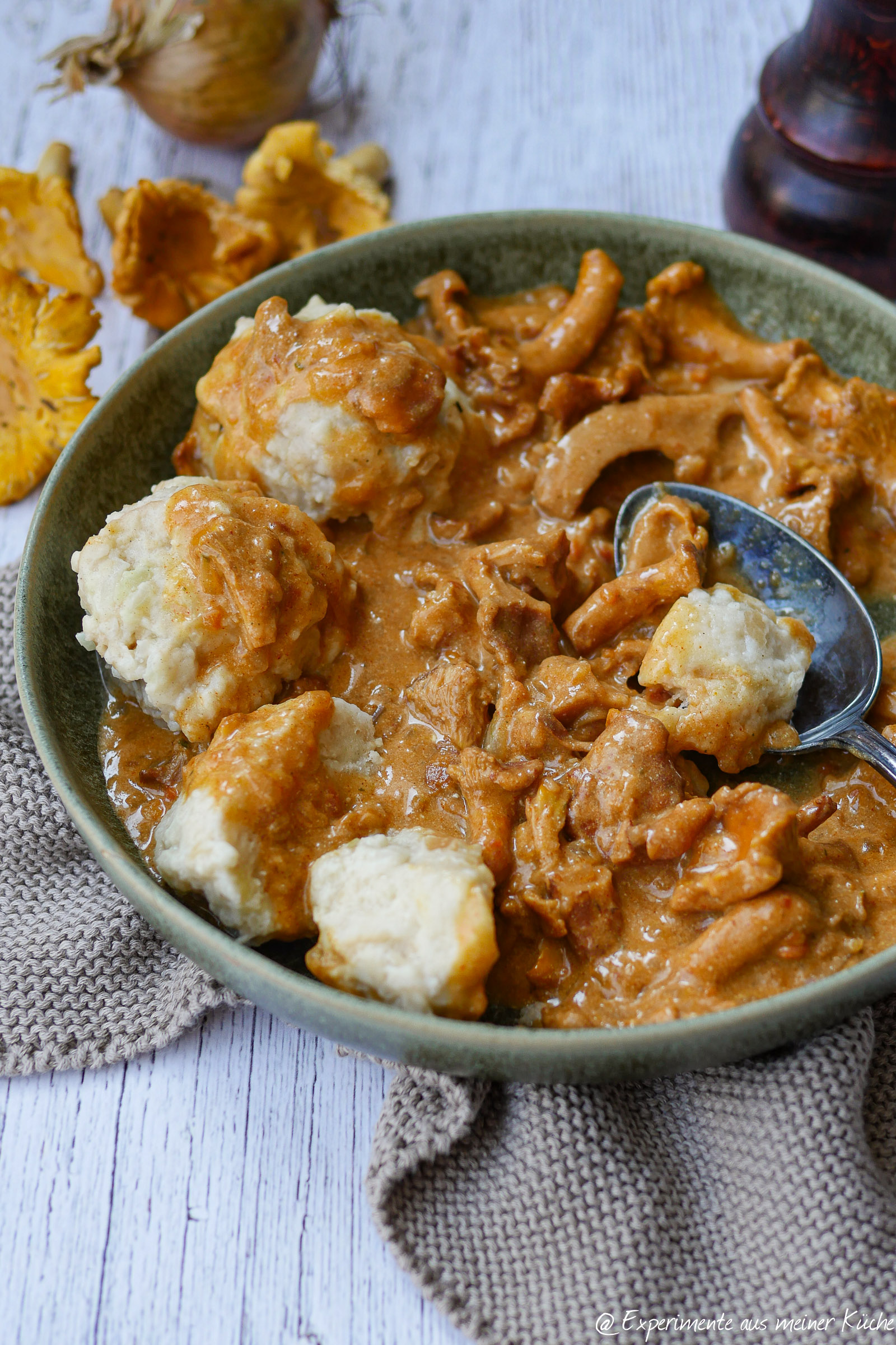 Pilzragout mit Semmelknödel - Experimente aus meiner Küche Pilzragout mit Semmelknödel - Experimente aus meiner Küche