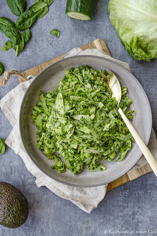 Salat mit grünen Zutaten