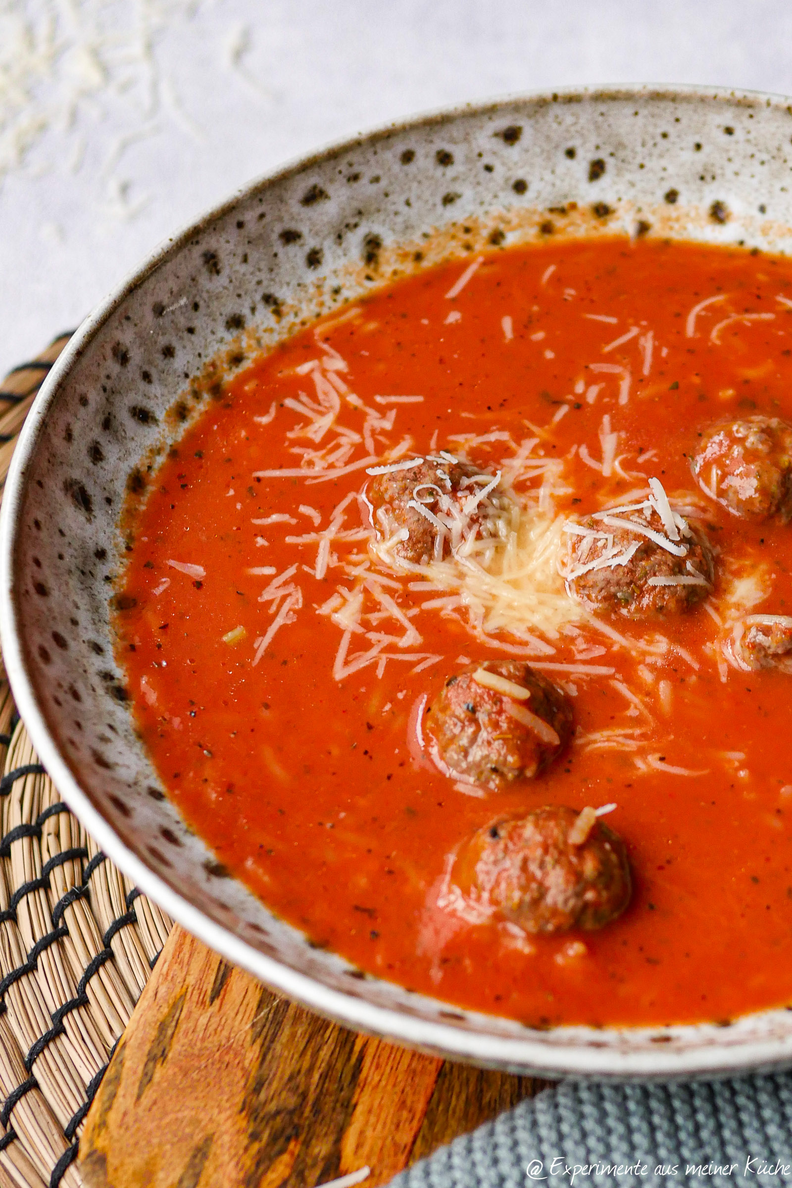 Hackbällchen Suppe aus dem Ofen