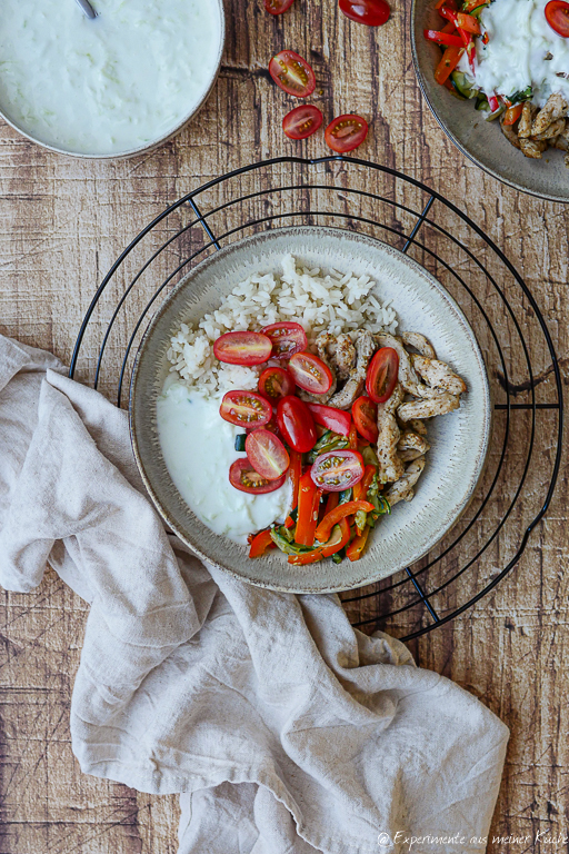 Putengyros mit Zucchini-Paprika-Gemüse