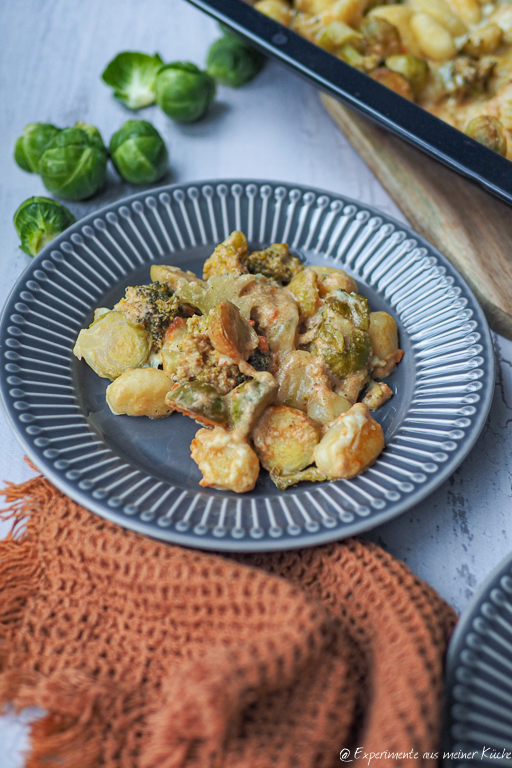 Gnocchi mit Rosenkohl und BBQ-Sauce