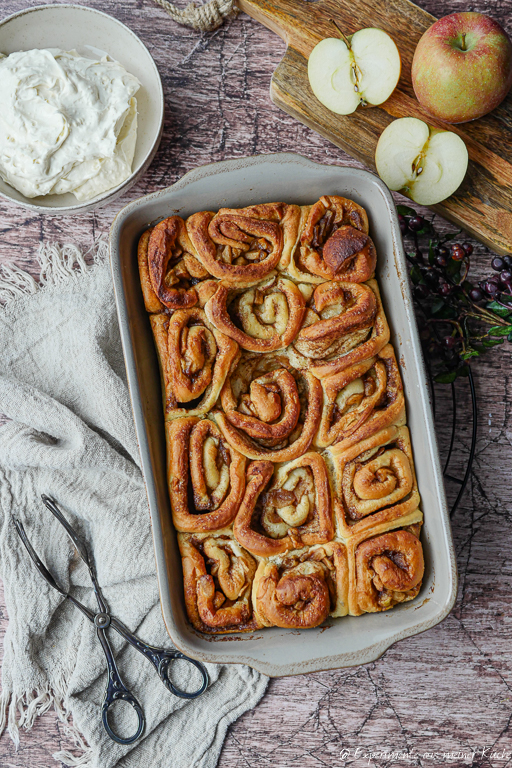 Zimtschnecken mit Apfel