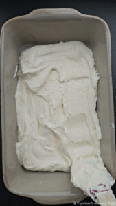 Spekulatiustiramisu in Auflaufform schichten