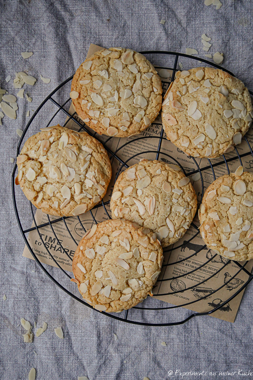 Almond Croissant Cookies