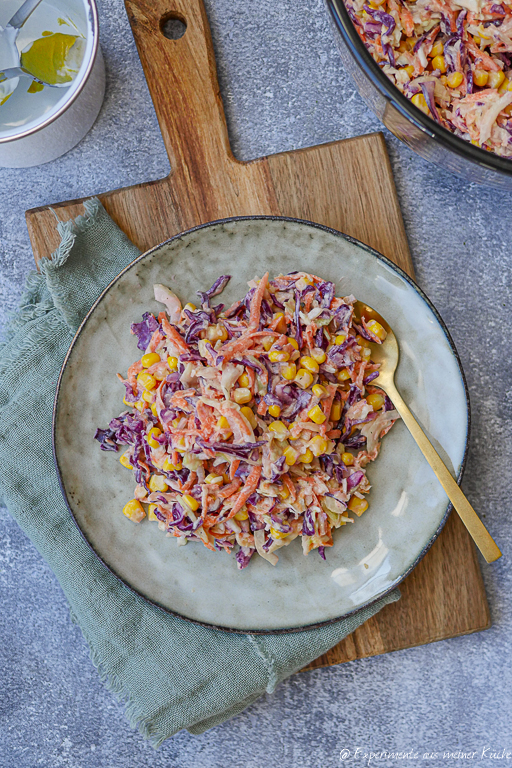 Bunter Wintersalat mit Kohl