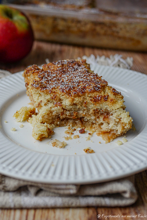 Apfelkuchen mit geriebenem Apfel