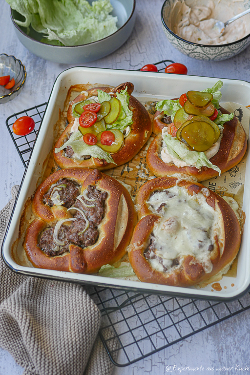 Brezel Burger aus dem Ofen