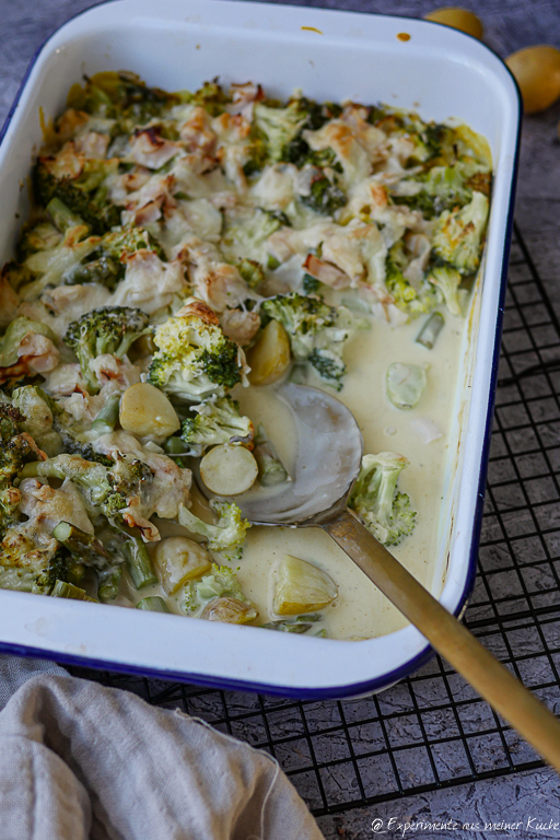 Kartoffelauflauf mit Spargel und Brokkolit