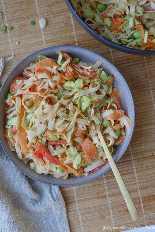 Nudelsalat mit Erdnussdressing