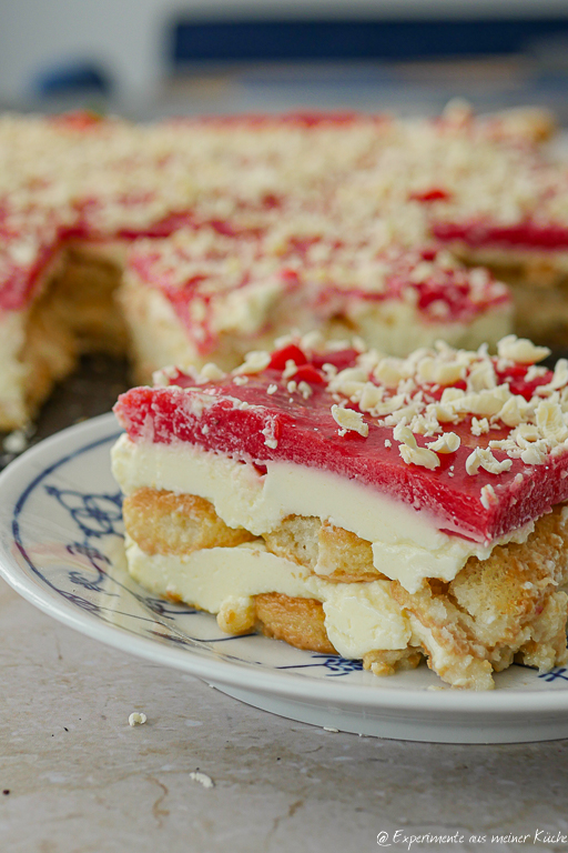 Spaghetti Eis Kuchen mit Paradiescreme