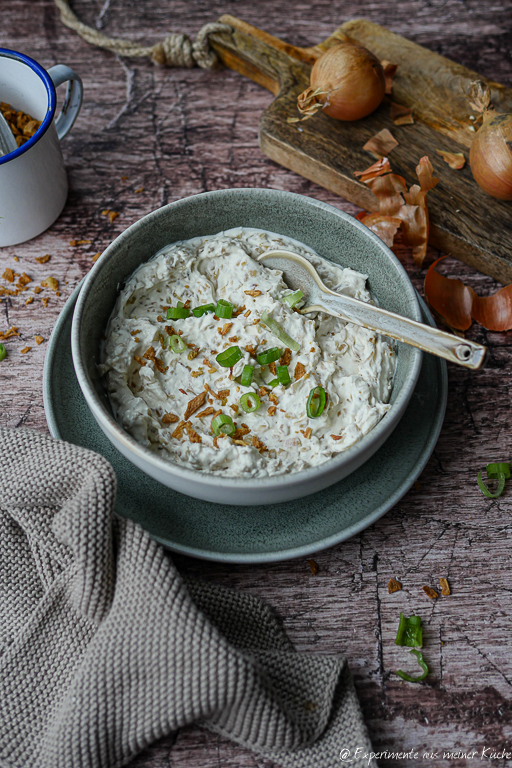 Zwiebel-Schmand-Dip