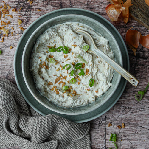 Zwiebeldip mit Schmand