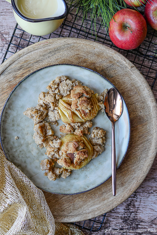 Bratäpfel mit Streusel