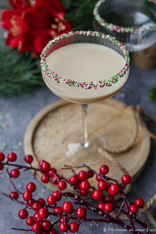 Weihnachtscocktail mit Baileys