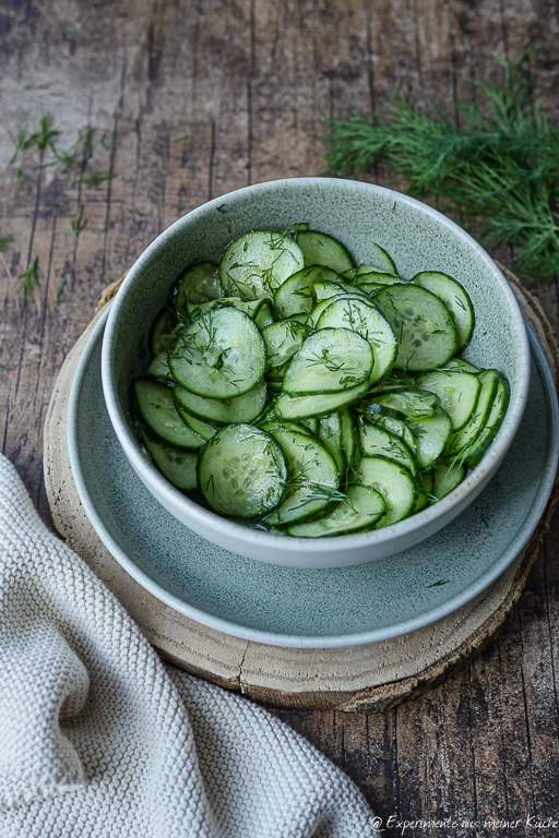 Gurkensalat mit Essig und Öl – klassisch lecker