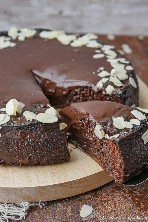 Schokokuchen ohne Butter – extra saftig mit Öl und Ganache