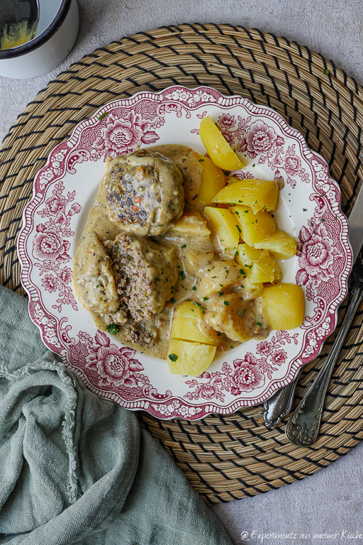 Saftige Frikadellen mit Senfsoße