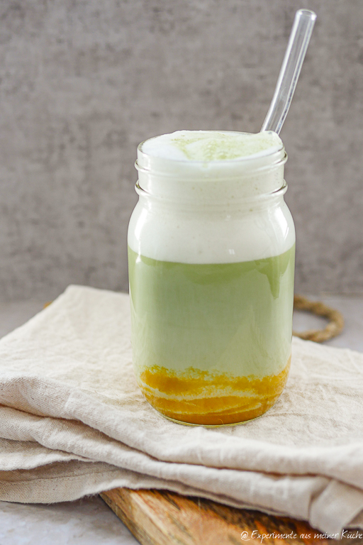 Matcha Latte mit Mango