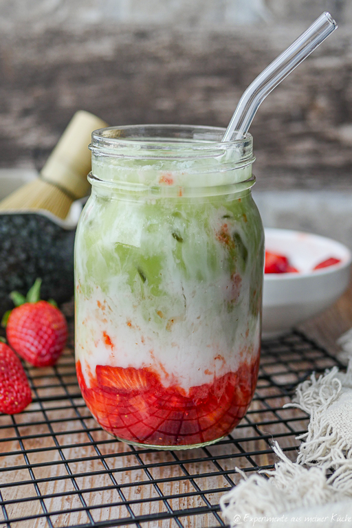 Strawberry Matcha Latte Rezept