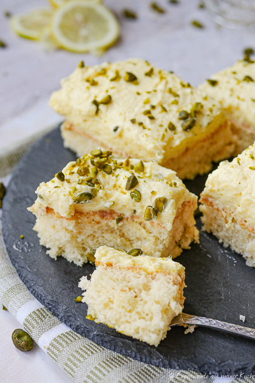 Zitronen-Buttermilch Kuchen