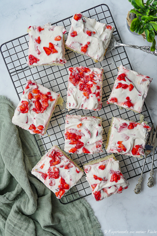 Fantakuchen mit Erdbeer-Schmand-Creme
