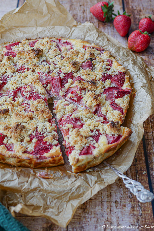 Streuselkuchen mit Erdbeeren