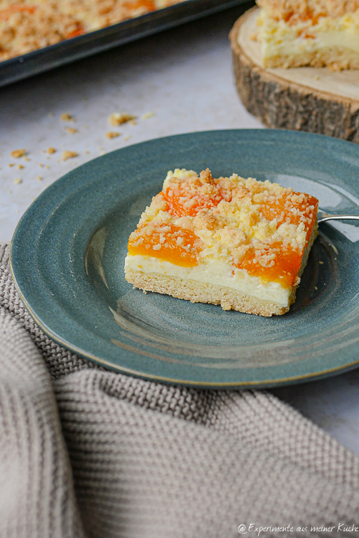 Aprikosenkuchen mit Schmand