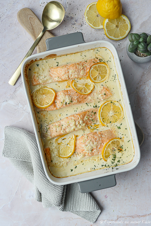 Lachs mit Zitronensoße aus dem Ofen