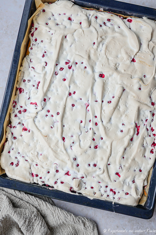 saftiger-johannisbeerkuchen-vom-blech