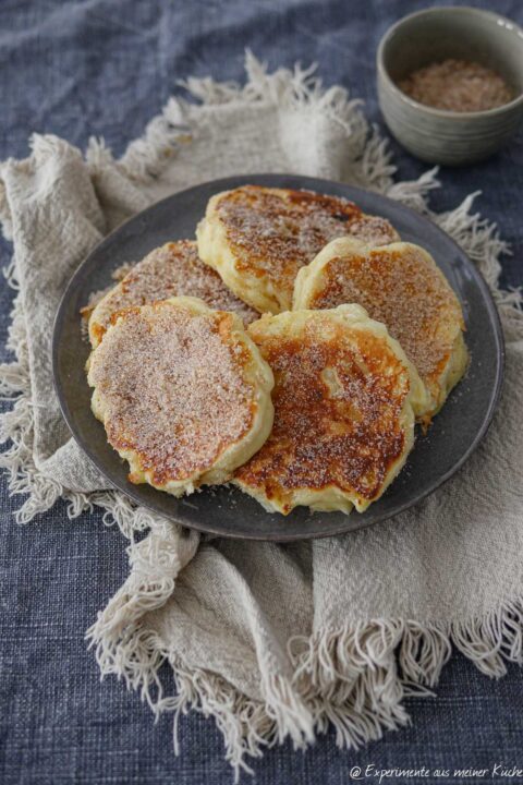 Apfel Pancakes mit Skyr und Zimt-Zucker