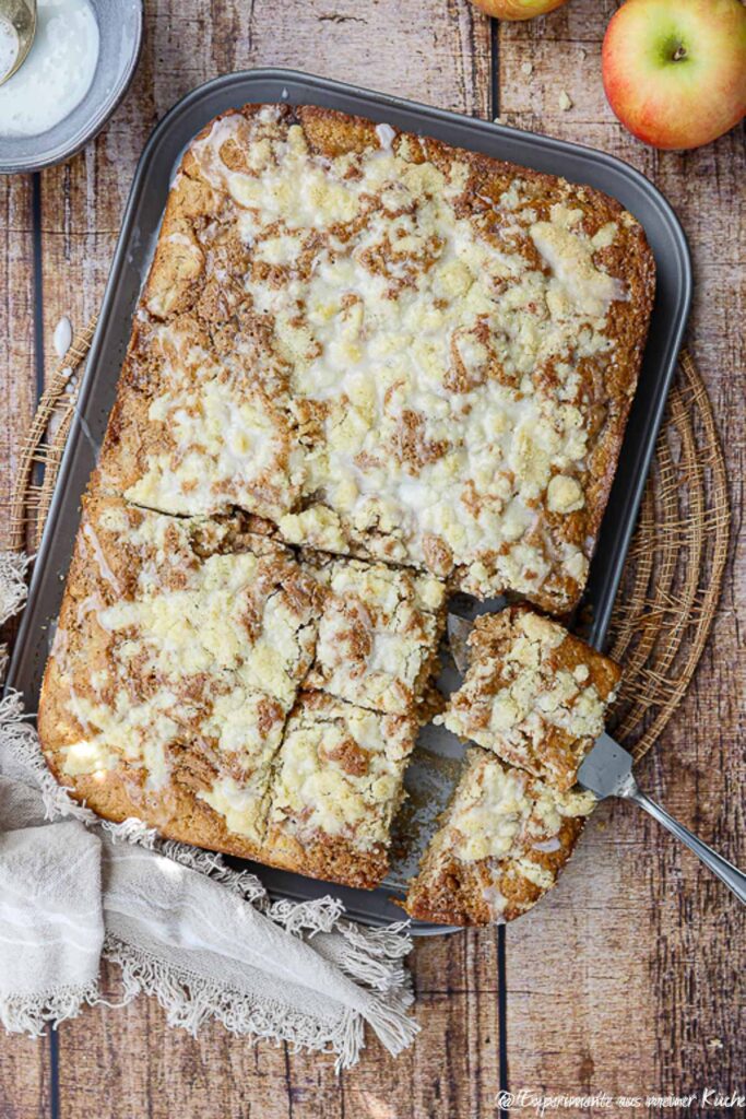 Zimtschnecken-Kuchen mit Streusel