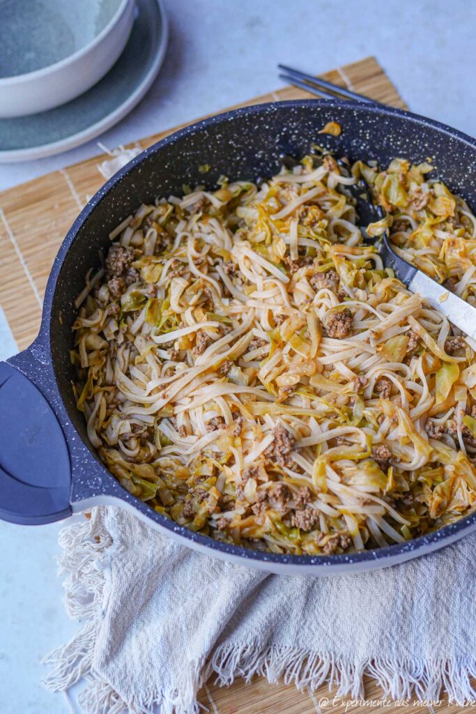 Asiatische Spitzkohlpfanne Rezept