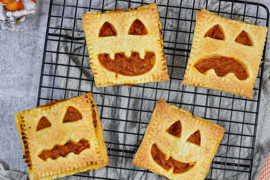 Halloween Blätterteigtaschen