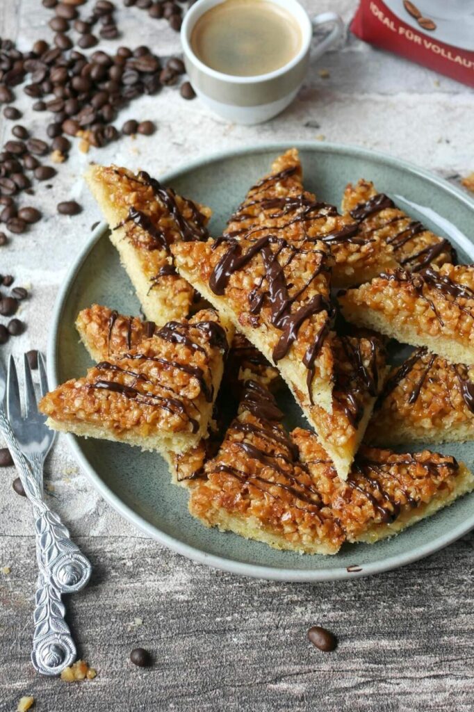 Nussecken mit Kaffee | Backen | Kuchen | Rezept