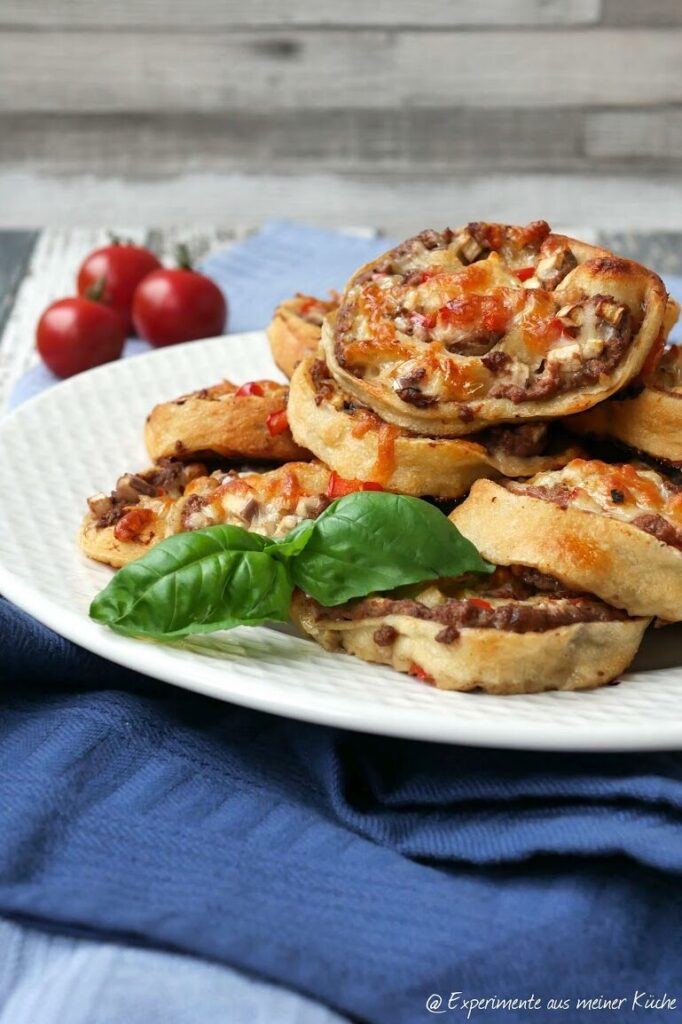 Pizzaschnecken mit Hack