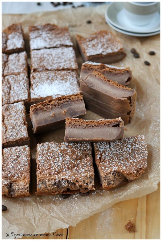 Zauberkuchen mit Kaffee und Schokolade