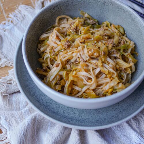 Spitzkohlpfanne mit Hackfleisch