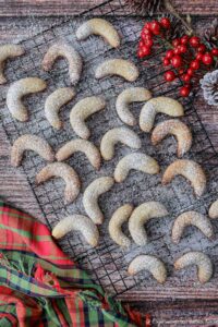 Vanillekipferl mit Puderzucker